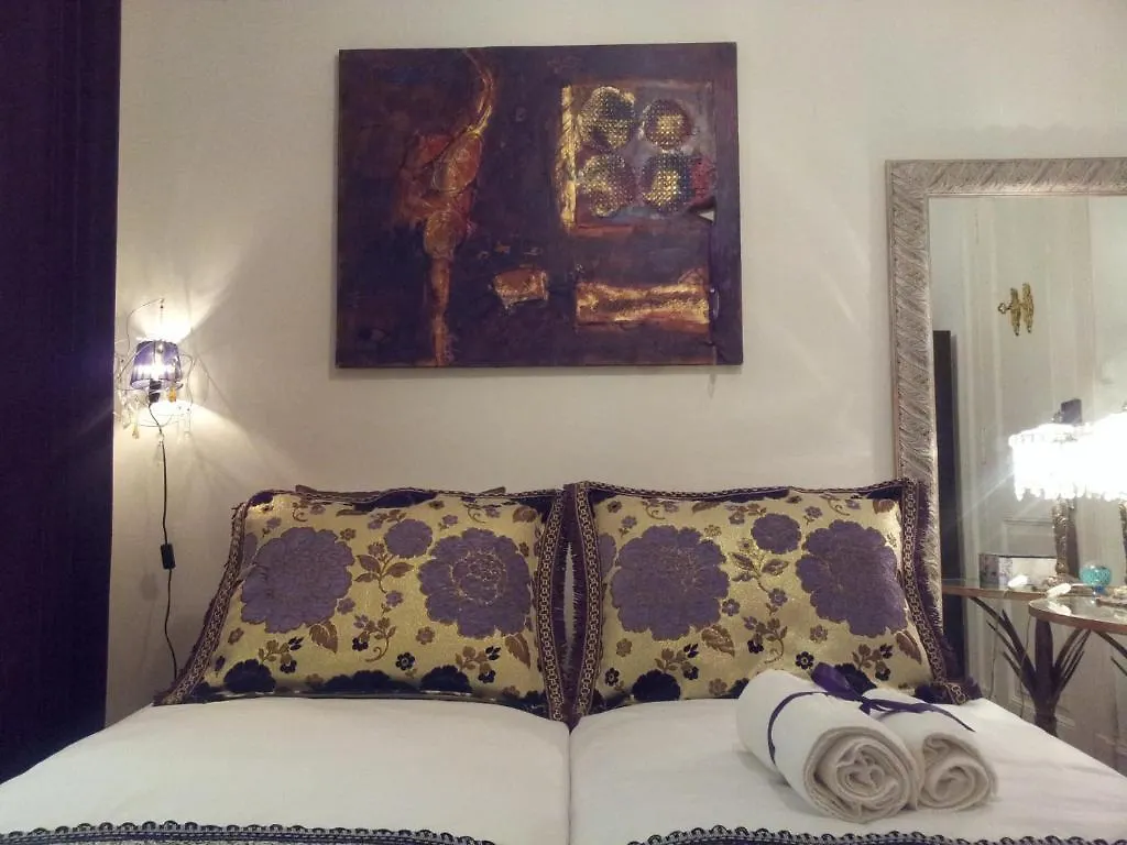 Whatever Art B&B Lisbon