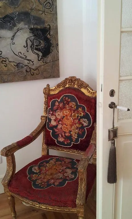 Whatever Art B&B Lisbon