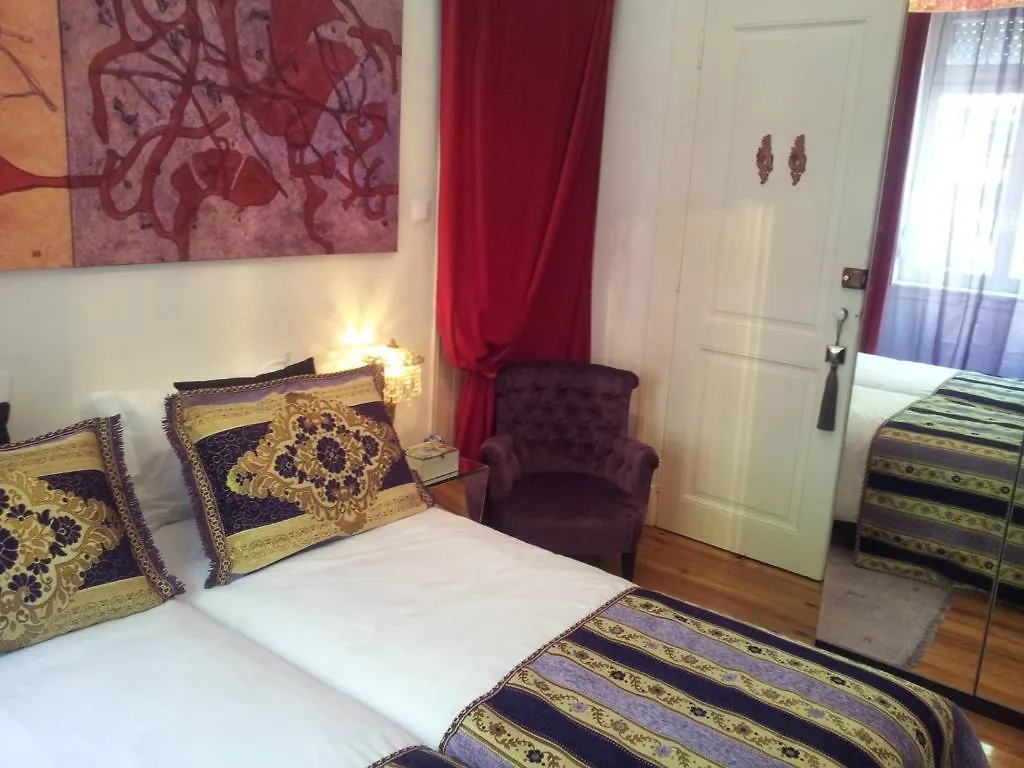 Whatever Art B&B Lisbon Portugal
