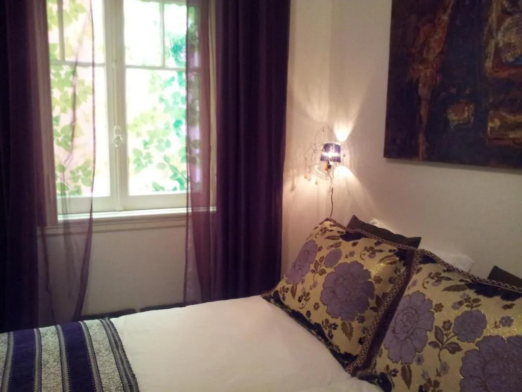 Whatever Art B&B Lisbon