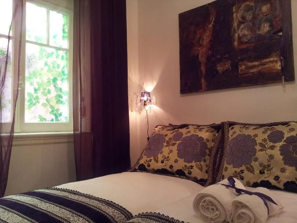 Bed & Breakfast Whatever Art B&B Lisbon Portugal